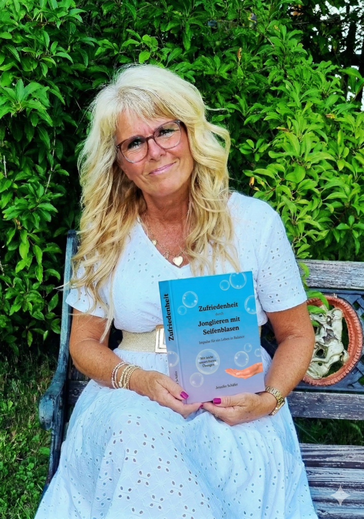 Jennifer Schäfer mit Buch